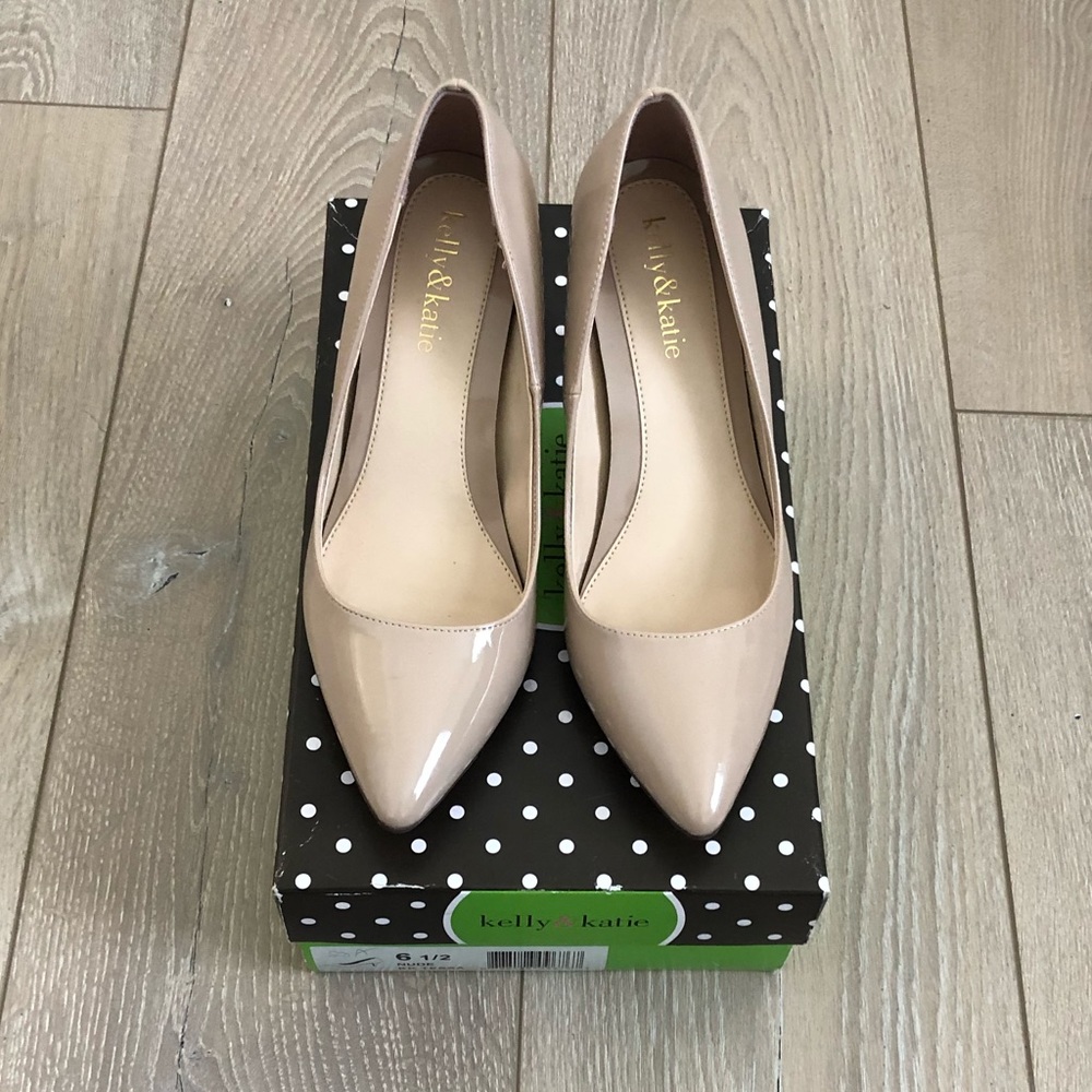 Brand New Kelly & Katie Nude Heels size 6.5
